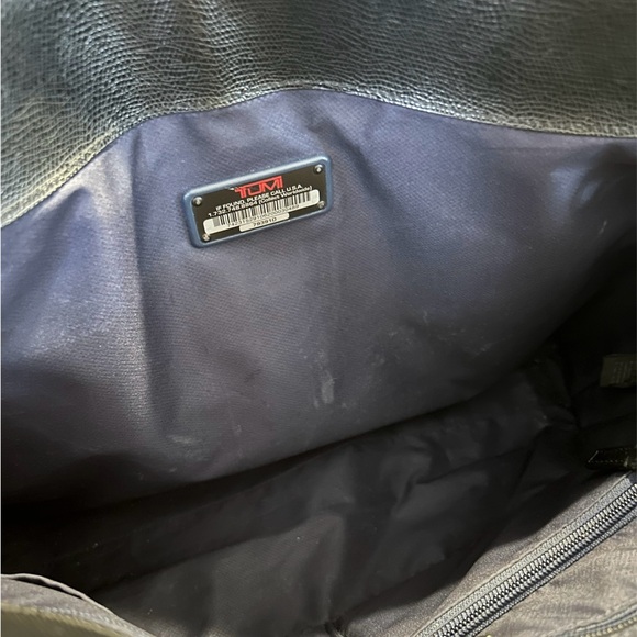 Tumi Sinclair Nita Commuter Briefcase Crossbody Color Black - Picture 4 of 10